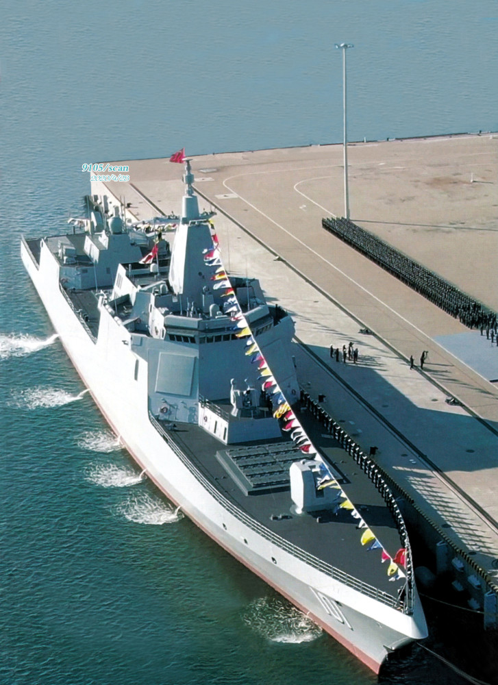 深深触动我海军大批新舰在船厂扎堆建造和舾装画面热火朝天