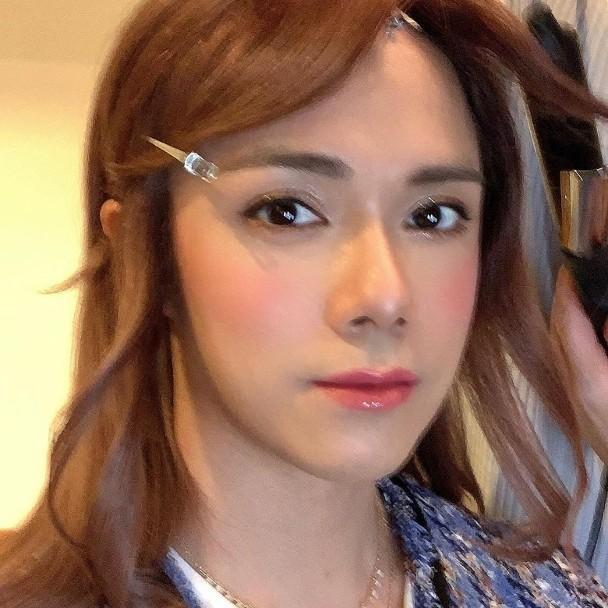 张敬轩又扮女装了浓眉大眼鼻梁高挺美到撞脸宅男女神倪晨曦