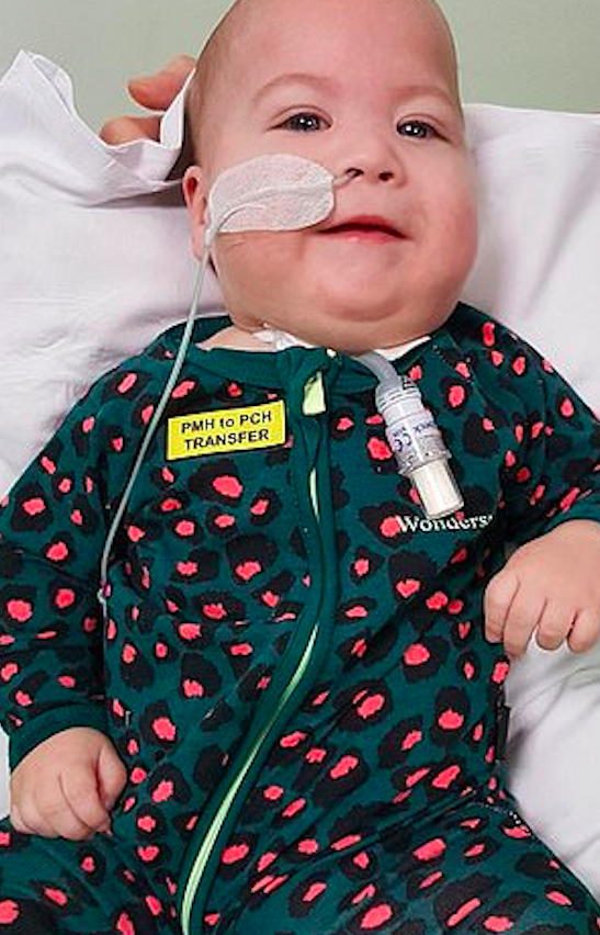 母亲在奶粉中加漂白粉试图毒死自己的亲生儿子,接受审判拒不认罪