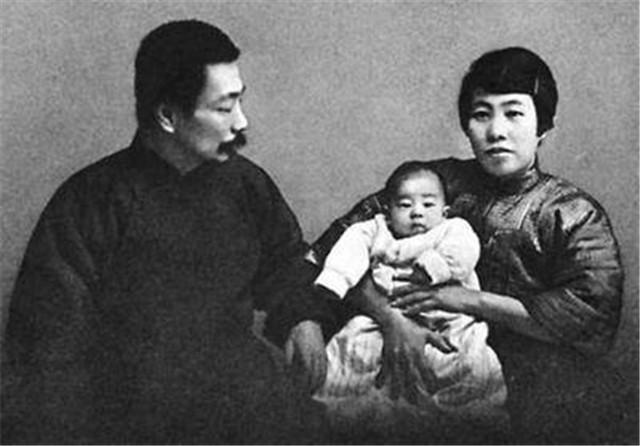 鲁迅|鲁迅长孙，完美复制爷爷长相，曾经穷到卖爆米花，如今风光无限