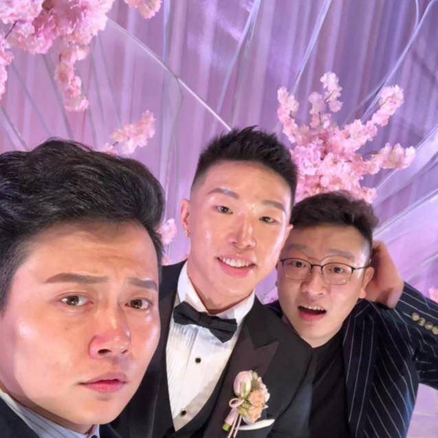 德云社力捧烧饼曹鹤阳参加王者荣耀全明星赛赢得比赛全靠嘴