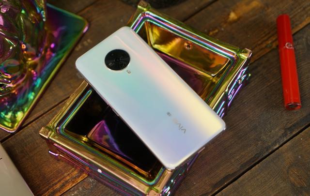 小仙女的新神器高颜值自拍更有料vivos6天鹅湖测评