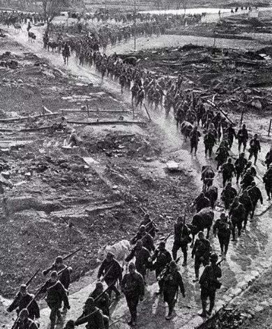 大敌当前不忘撵走抗日名将的国民党军