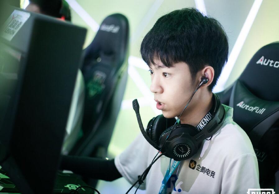 同为人气战队,4am战队的补强同样值得关注,因为mad98的强力加入,不少