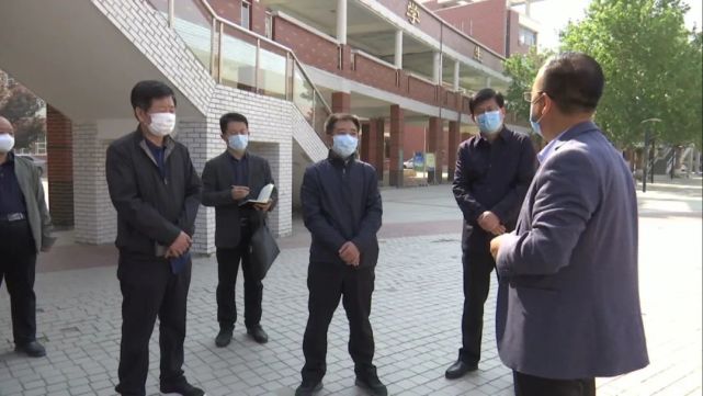 打开腾讯                     李为军一行 到鹿泉一中,二中,三中 和