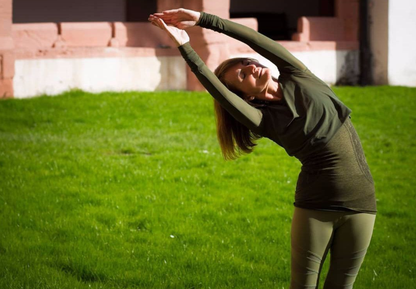 简单3式瑜伽,早晨练一练,让你神清气爽,活力一整天