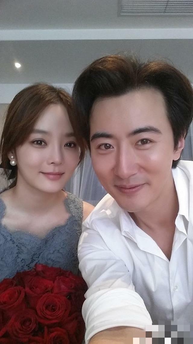 最甜中韩明星夫妻被曝离婚两年未同框互动女方带儿子在韩国定居