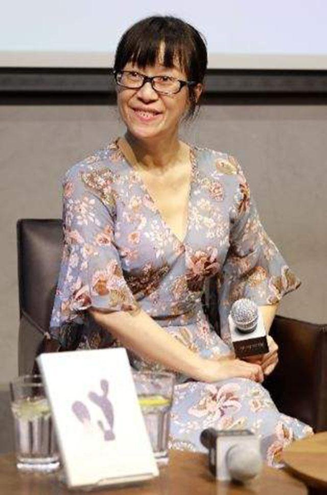 "脑瘫诗人"余秀华聊前夫:在他那,我的生命只值八百块,不如一头猪