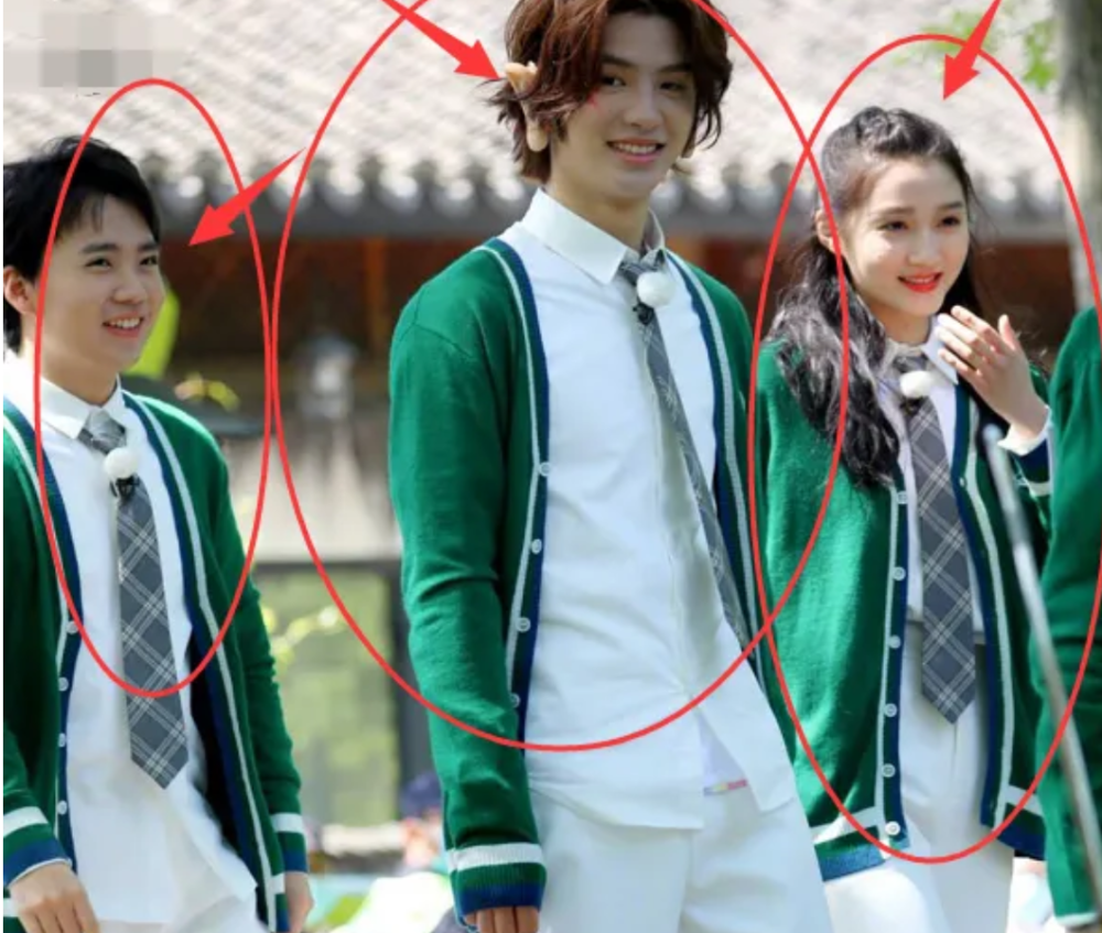 跑男8蔡徐坤满脸络腮黄明昊精灵耳帅气看到关晓彤团宠无疑了