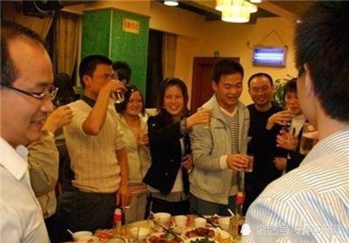 老板出上联 士要翻身就得干 员工说出下联让他无言以对 腾讯新闻