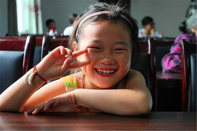 眯眯眼宝宝火了李荣浩都要自愧不如网友芝麻吃多了