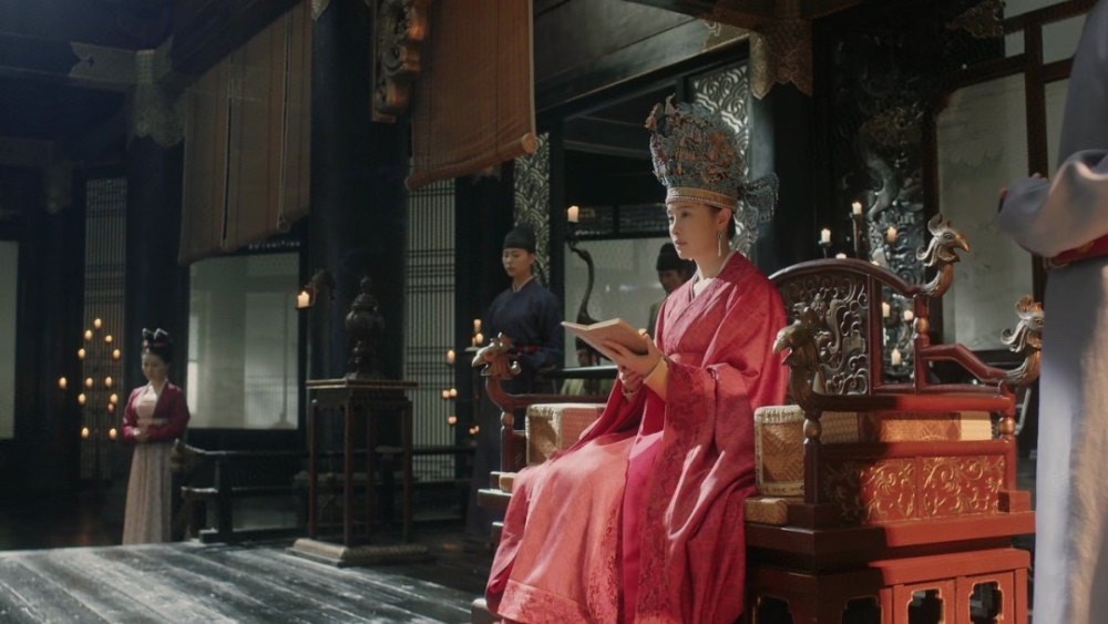 了一款官服,作为皇太后的"办公服",但在刘娥以后,朱衣没有被继续使用