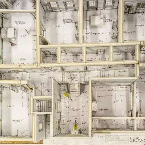 英国首相约翰逊得子要看王室与首相的斗争这一部剧就够了
