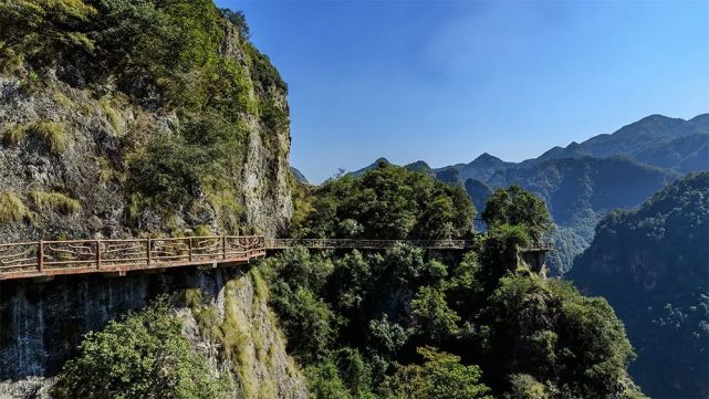 靈運仙境,是楠溪江八大景區之一珍溪景區的核心區,位於 樂清市嶺底鄉