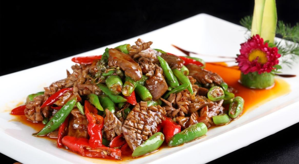 老师傅制作爆炒腰花 不腥不臊原来有诀窍 这做法够家常_腾讯新闻