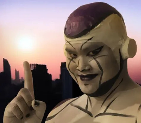 泰国小哥cos弗利萨,利用环境来衬托cos作品,网友:细节决定成败