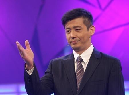 原来董卿前男友是他昔日央视一哥因说错话断送前程