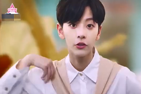 刘梦拍摄宣传片时跳手势舞,成功秀出"青葱小腰",一般女孩羡慕不来