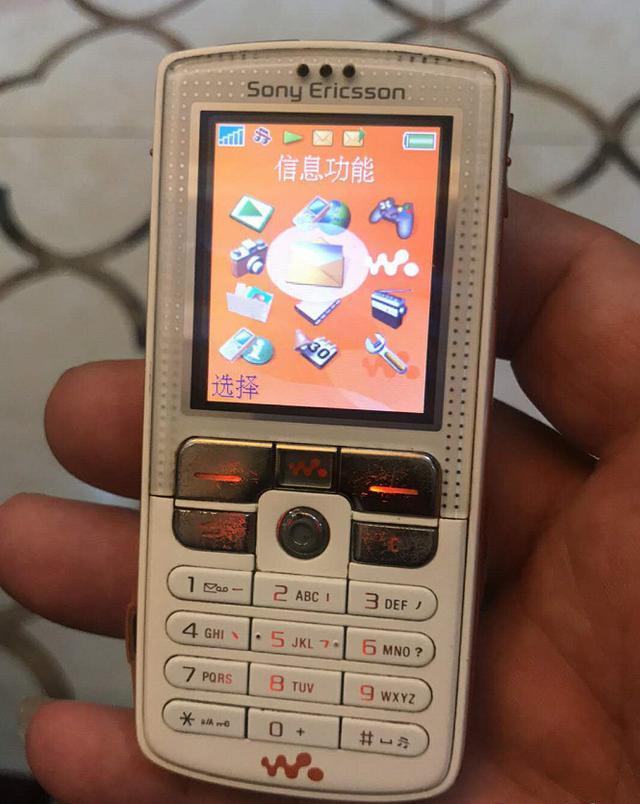 怀旧党新收获!闲鱼50元入手索爱w800,中年人的第一台walkman