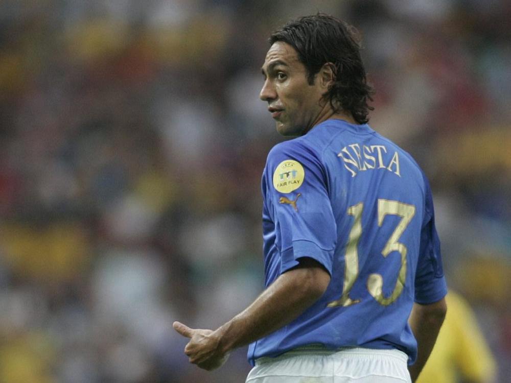 狐说足球:内斯塔 卡纳瓦罗 这无疑是历史上最完美的中卫组合了