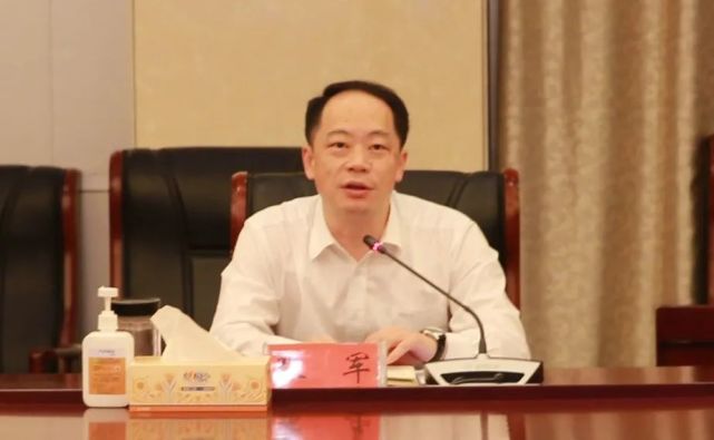 副市长,市公安局局长,市道安委主任张军出席会议并讲话,市政府副秘书