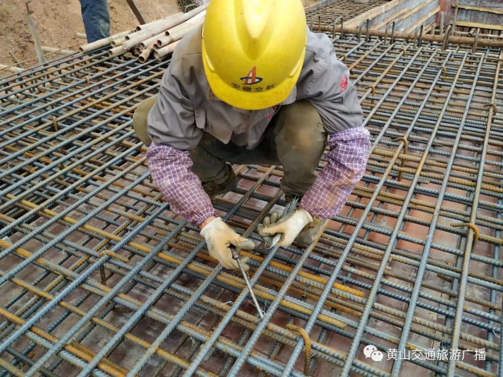 幹道路(棧橋部分)建設工地,實地探訪工程建設情況並體驗鋼筋工的工作