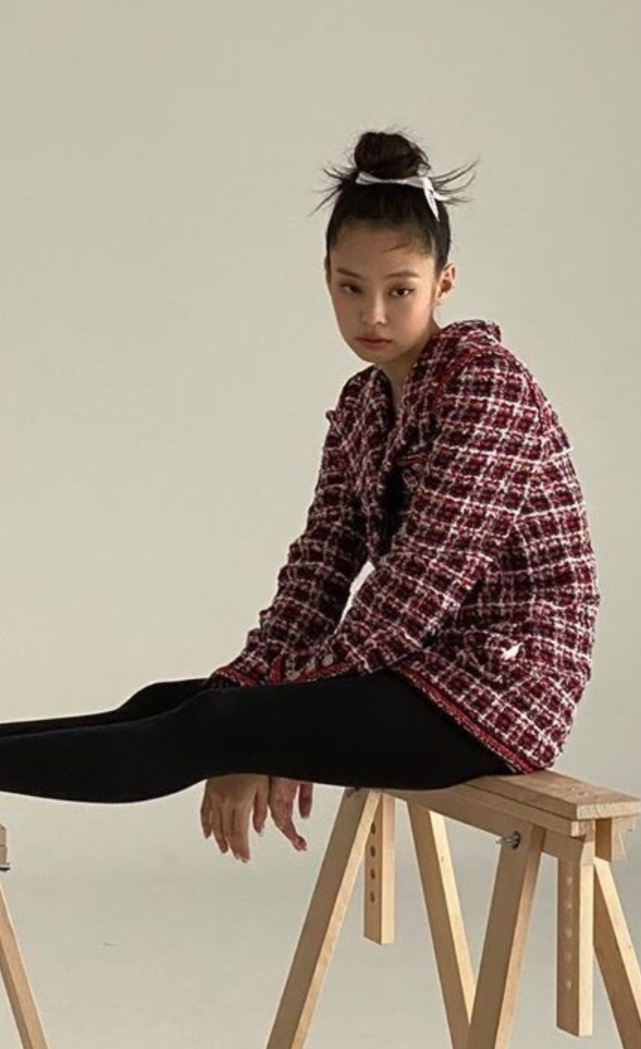 上帝真的独宠jennie,常人没法穿的"渣女袜",她穿无敌撩