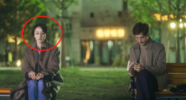 邓郁立本名邓欣,1995年出生,是中戏毕业的女演员,曾跟张超合作过电视