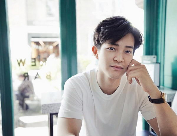 超级大瓜男明星与帅哥富二代疑似曝光同性恋情中泰热搜炸了