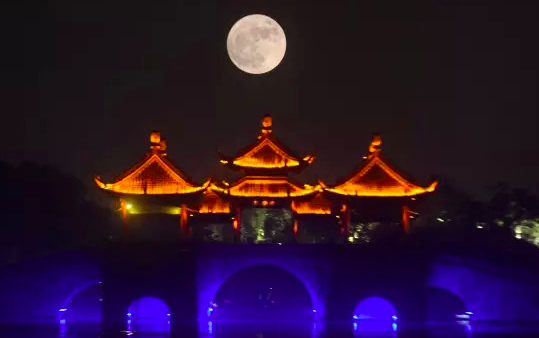 二十四桥明月夜中的二十四桥啥意思为什么杜牧不明说