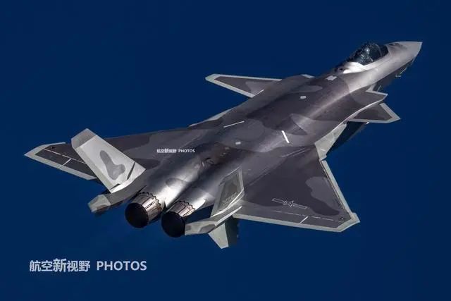 实拍歼20隐形战斗机罕见多角度高清美图国产军品科技感爆棚
