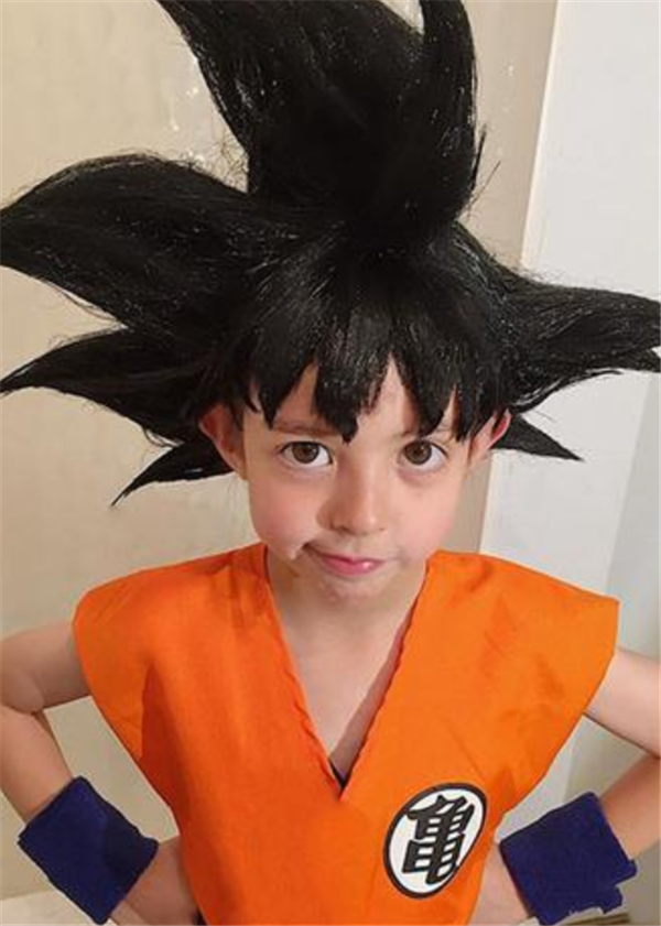 小学生cos火影忍者,鸣佐萌我一脸,赤砂之蝎可爱到想抱走