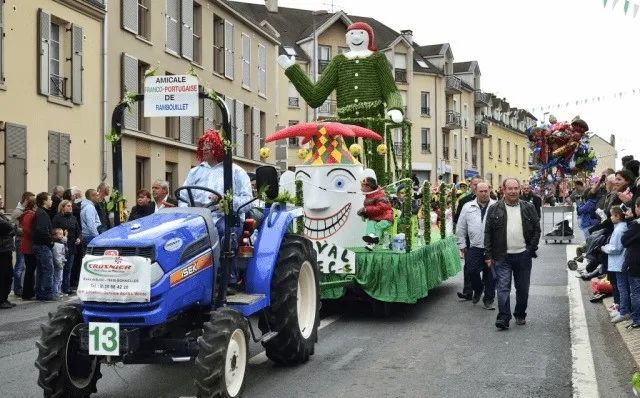 月1日对于德国人来说既是国际劳动节,同时又是德国富有传统民俗的日子