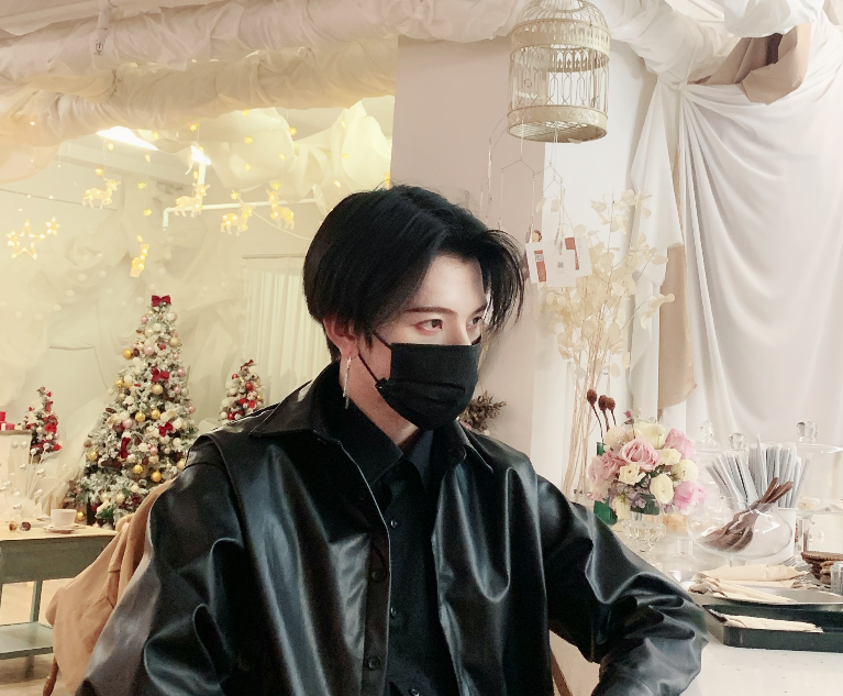 为了摆脱鸭嘴兽外号七鹤大人特意晒出素颜照意外惊艳女粉