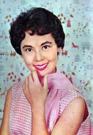 林黛:不到30岁,四次摘得影后,是真自杀还是不小心弄假成真