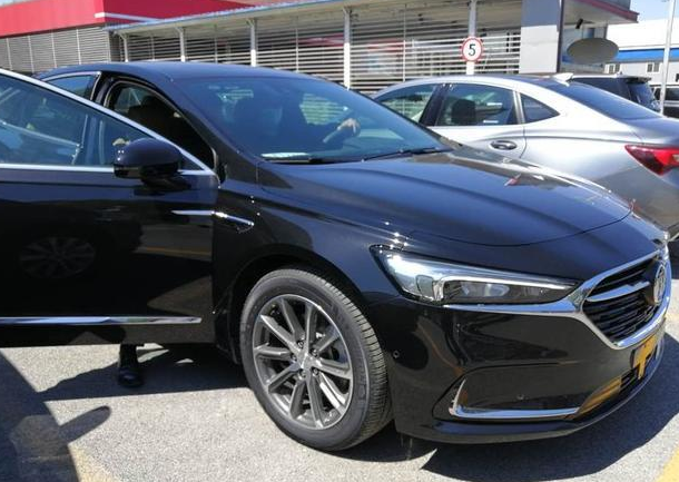 的确,2020款别克君越实车颜值很高,三大件品质世界皆知,虽然仅是小改