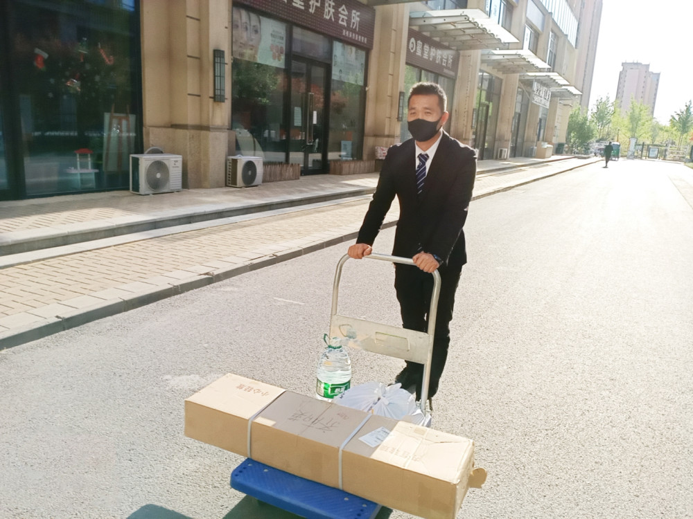 宁骏物业排名2020_宁骏物业文小龙:为业主用心守家