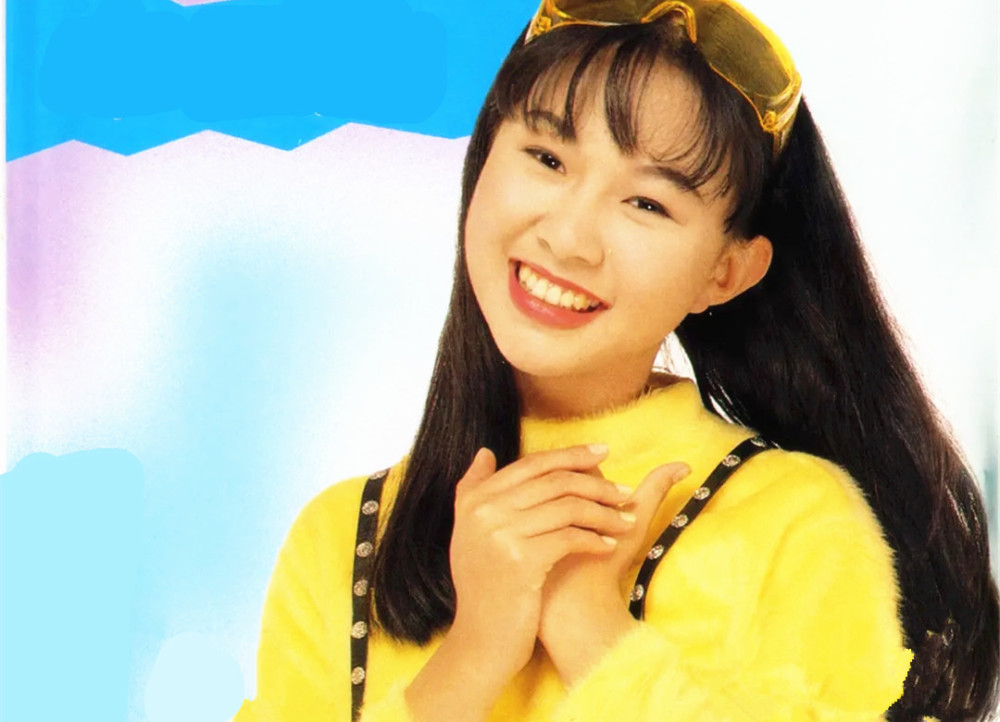 童年女神卓依婷晒照38岁仍皮肤紧致似少女被传死讯太无奈