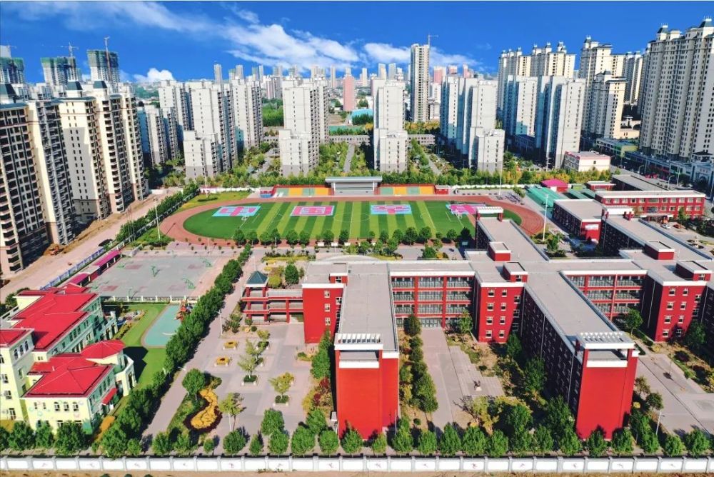 咱们接着往下看~清河湾学校为啥能入选?