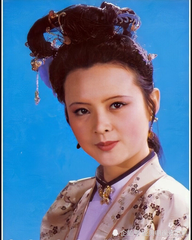 黛玉这个角色的备选人之一,但因后来有了陈晓旭,张蕾就被安排演秦可卿