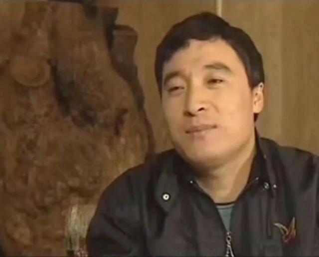 配角药匣子本来戏份很少,范伟表演精彩不断加戏,风头盖过刘老根