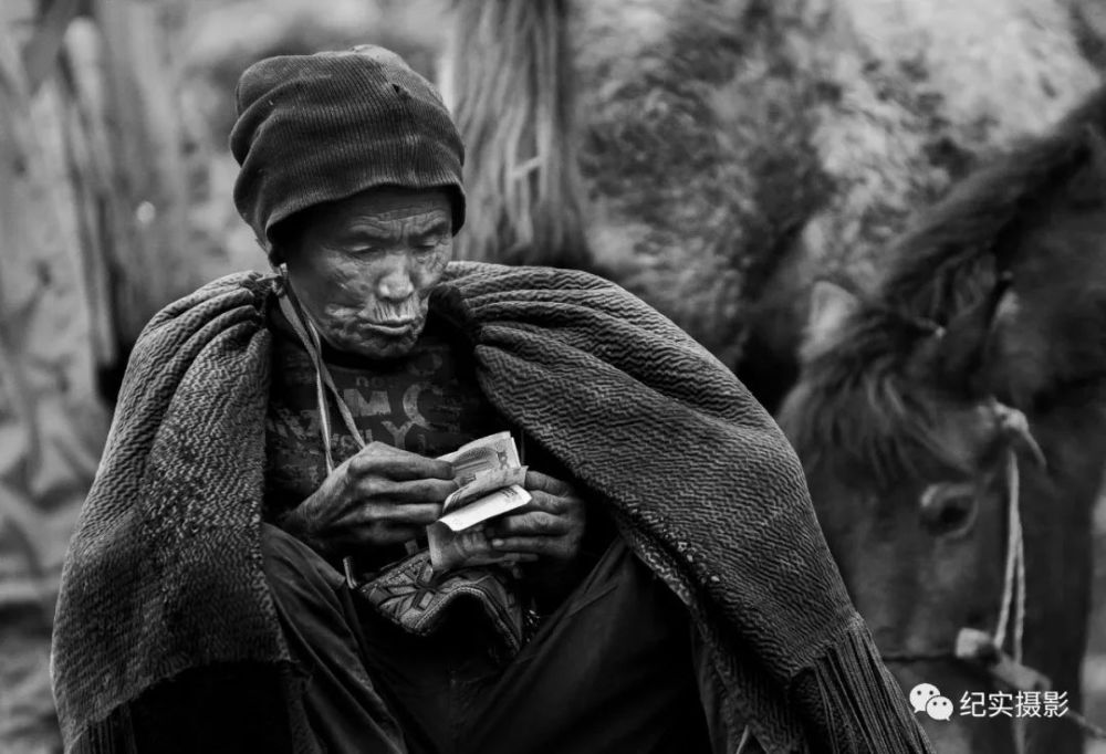 廖国平:集市上的他与她