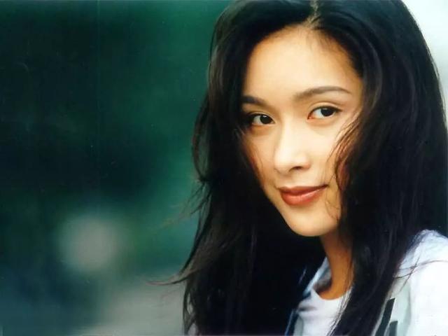 最美亚姐杨恭如,被一巴掌毁掉所有前途,谈