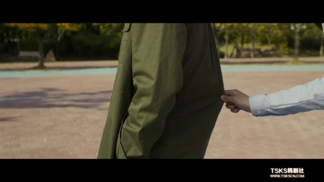 女初中生a:hug you&me