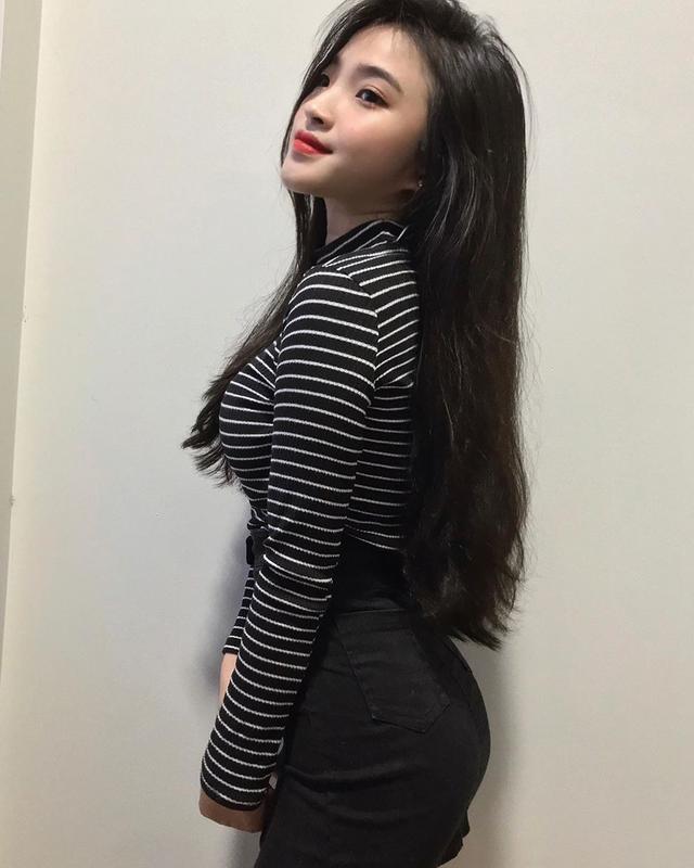 抖音吸粉超50万越南小妹穿奥黛又火了