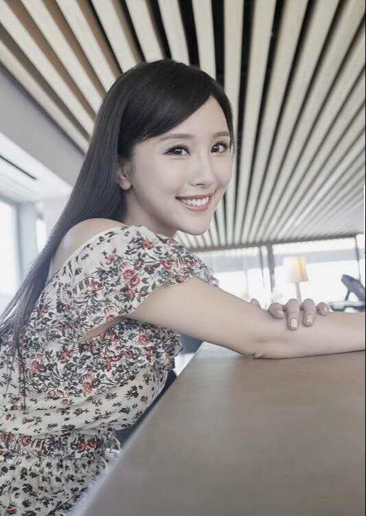 所以陈静现在对于星橐皇乱渤炙嬖档奶,尽管她很渴望有家庭,不过她