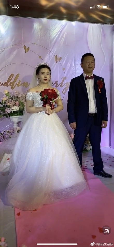 凭借"我太难了"爆红的河南网红giao哥在五一假期结婚了!