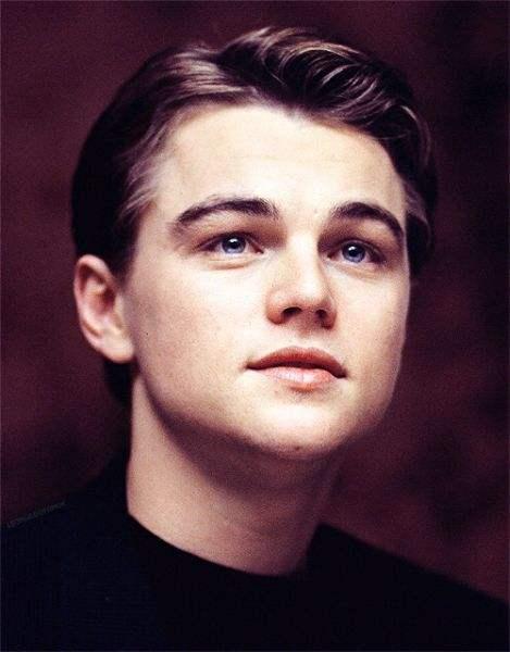 但是要我说,最合适这款发型的莫过于·小李子莱昂纳多了,他年轻时候的