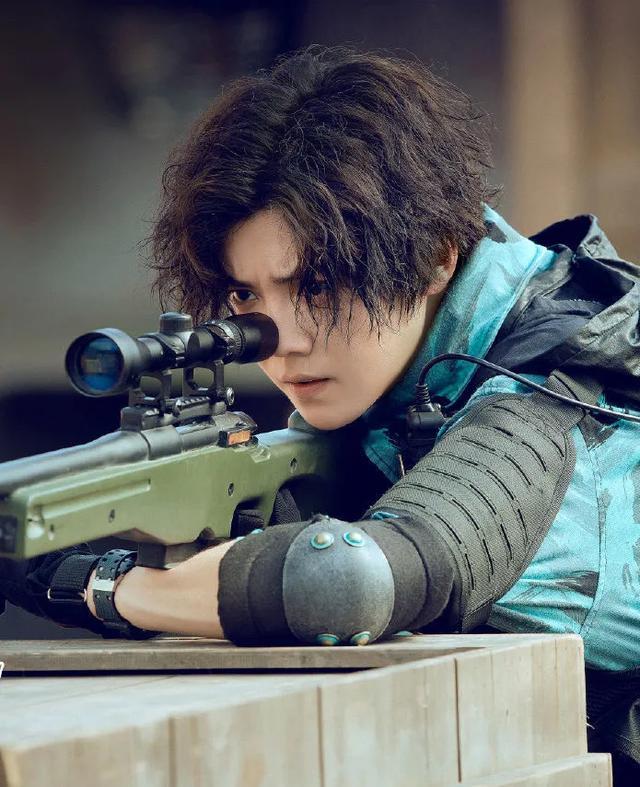 顶流艺人鹿晗回归?和吴亦凡,黄子韬玩回忆杀,能否突围是关键