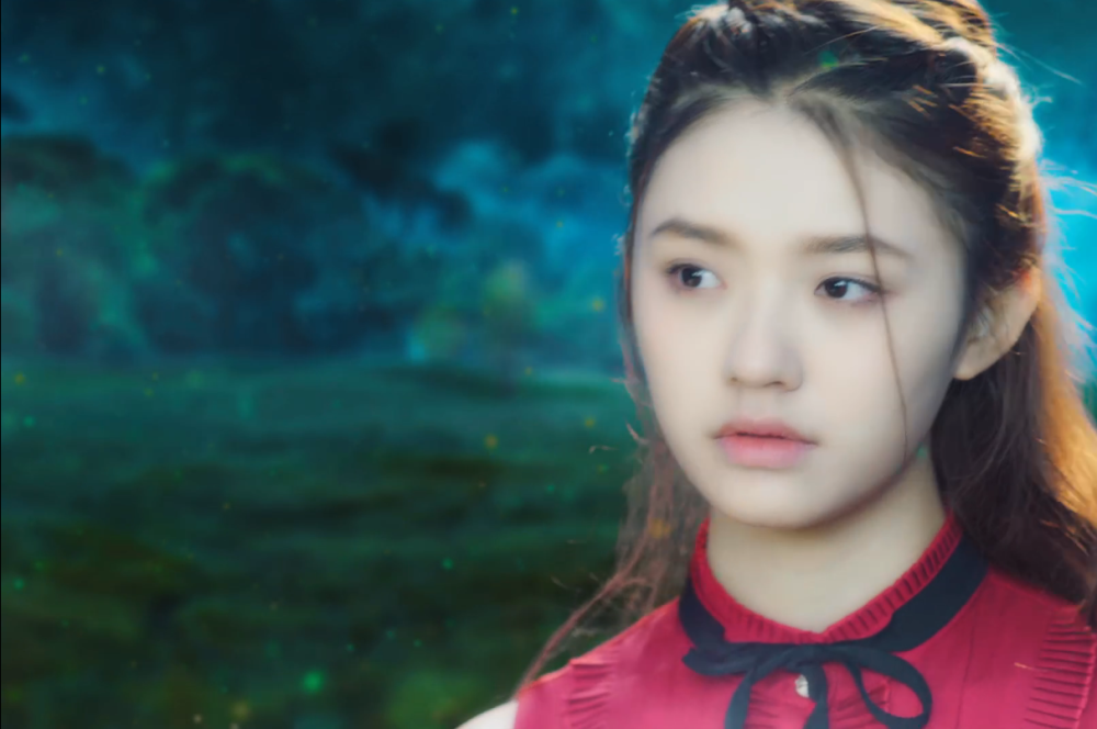 《彼岸花》热播,林允分饰两角演技考验,演员阵容强大剧情期待